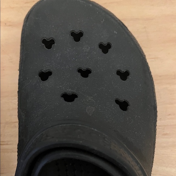 CROCS Men’s Mickey Mouse Black Slip-On Slippers - Picture 4 of 4